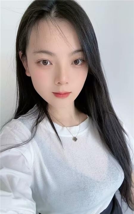 奶子很粉的妹子