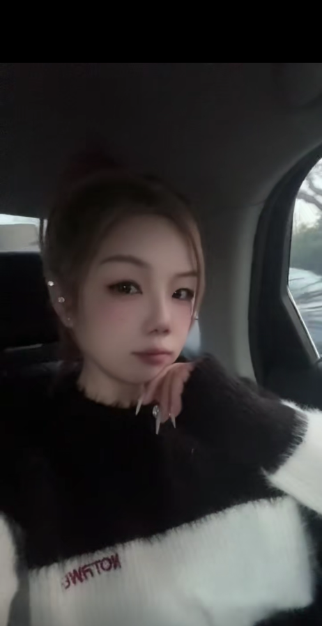 服务系性感美女