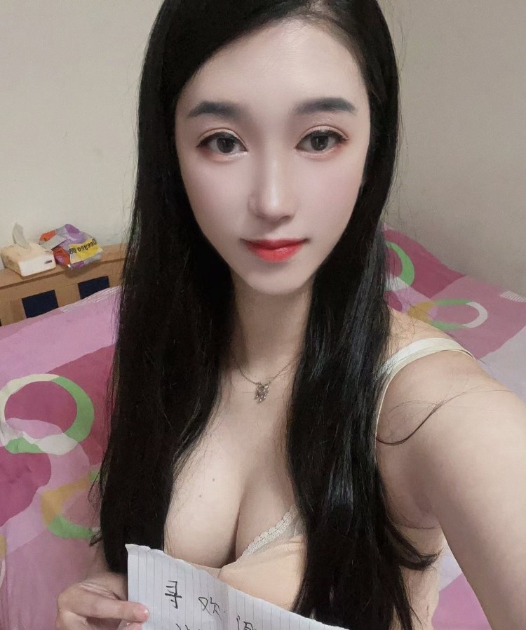 高个子傣族妹谨华