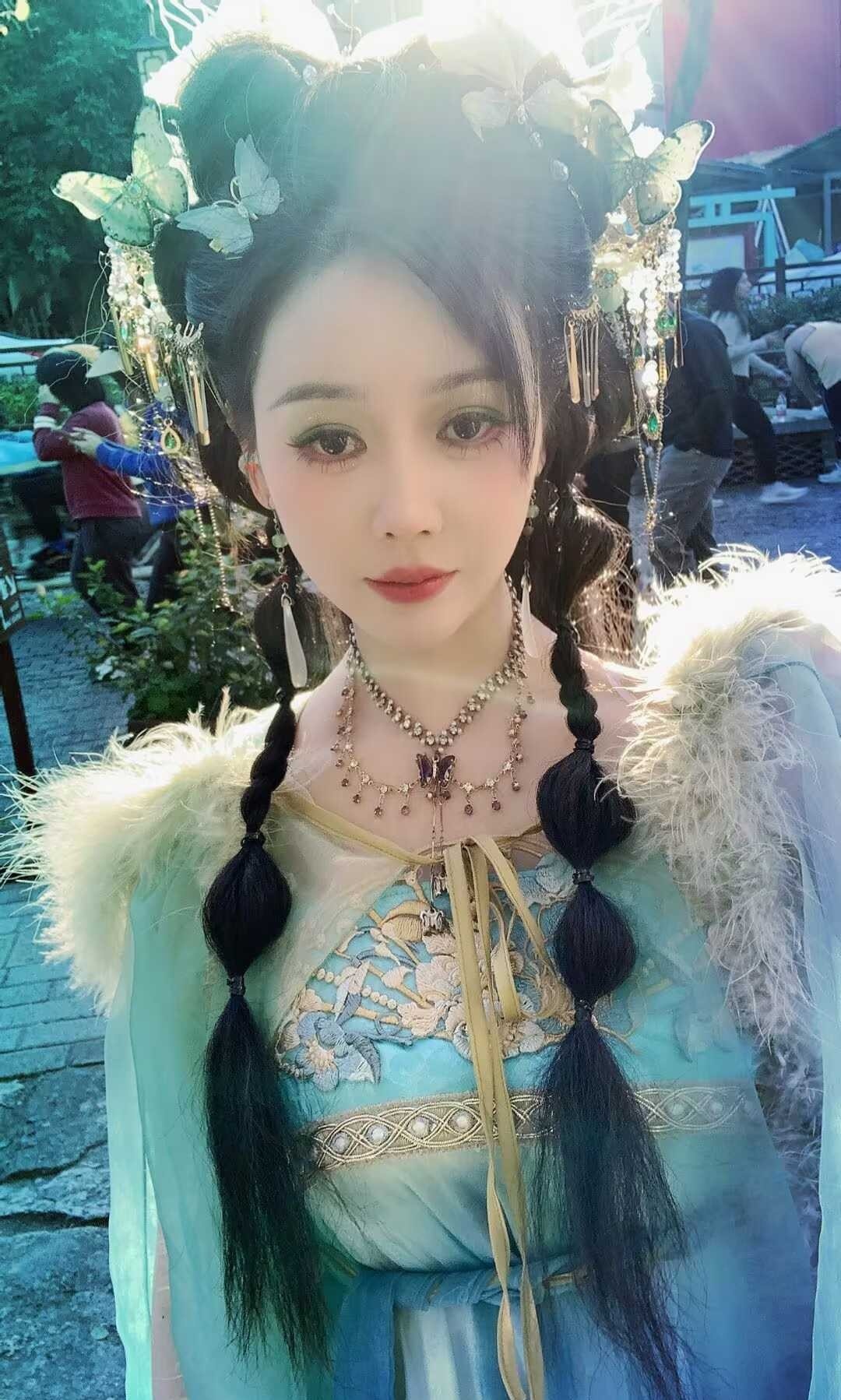 福田萱萱真胸手感好