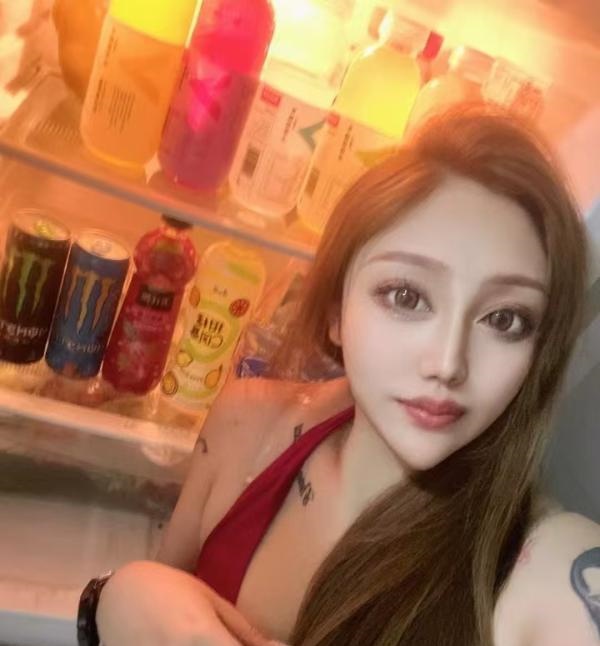 铁西大乳纹身妹