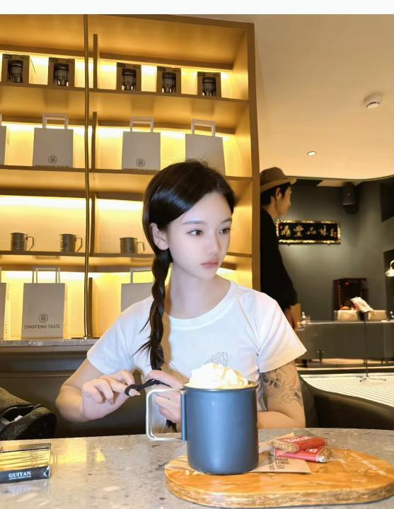 颜值高敏感铭铭