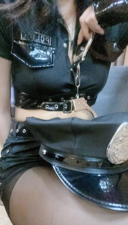 小妹子一个