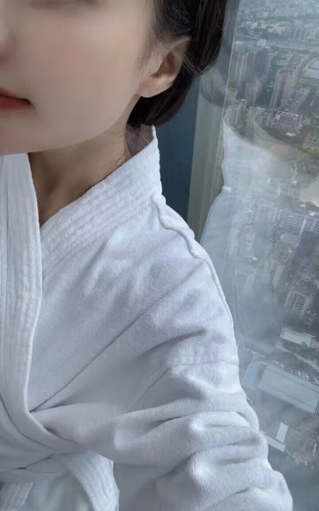 南山性感老师亦菲