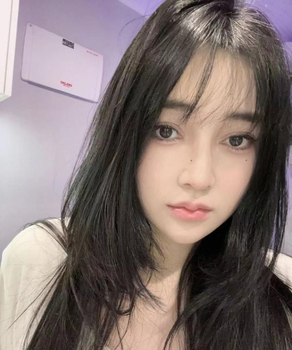 极品巨乳肉感小月亮