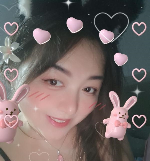 湖塘热情似火美女