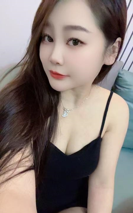 风骚肤白黑些妹