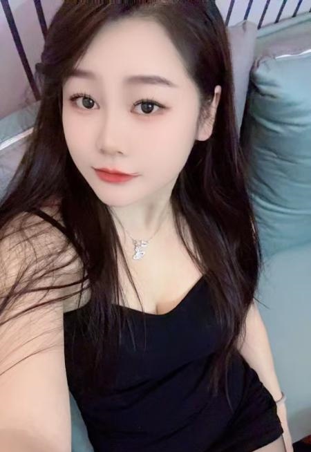 风骚肤白黑些妹