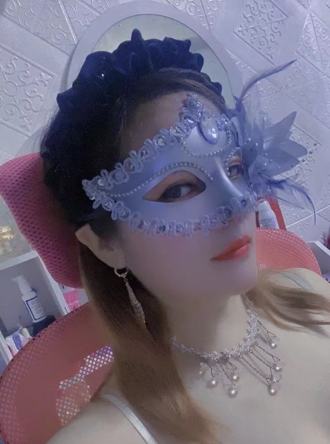 岛内热情熟女一枚