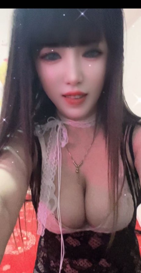 美女美眉