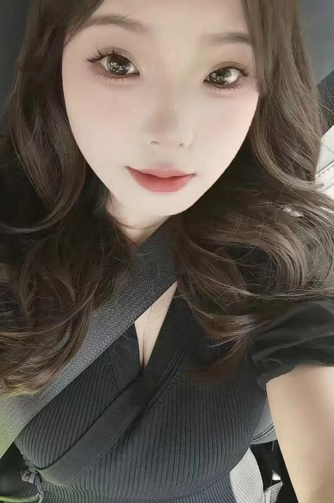 大奶舌吻妹子