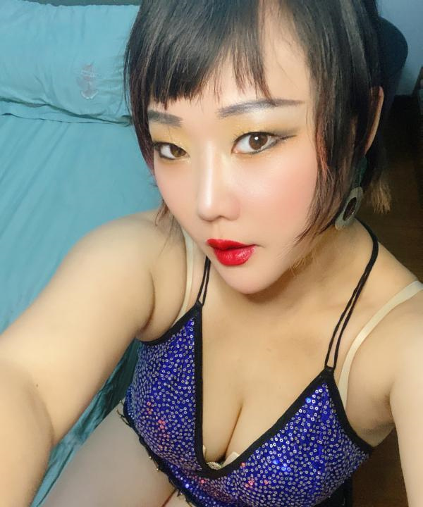 丰乳肥臀骚妇