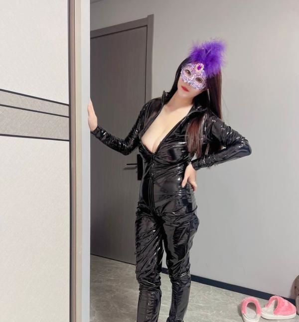 大胸骚妇制服诱惑