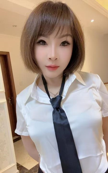 短发实惠少妇莉莉
