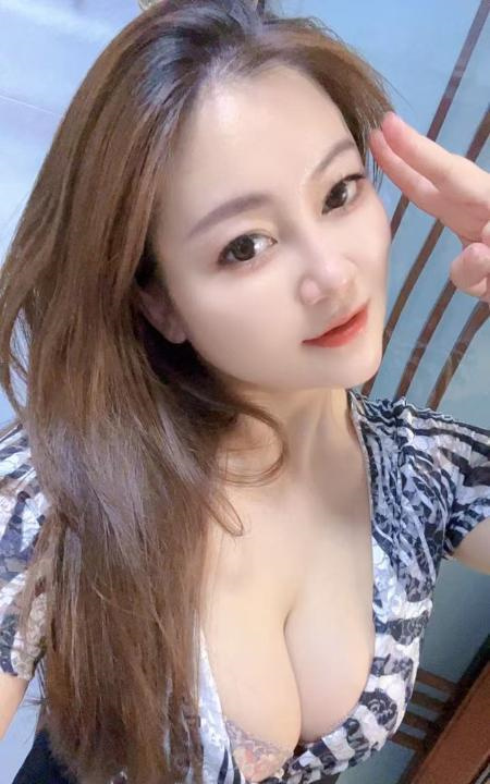 胸器憋人长腿骚小果