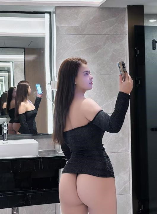 肥臀巨乳小媚