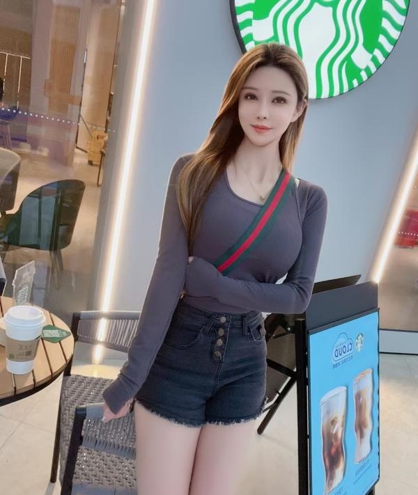 滨江蜜桃臀艾琳