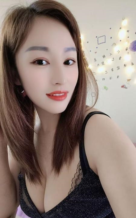 深圳北站前凸后翘