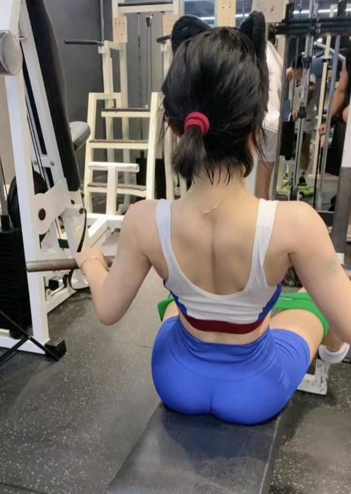 翘臀女神