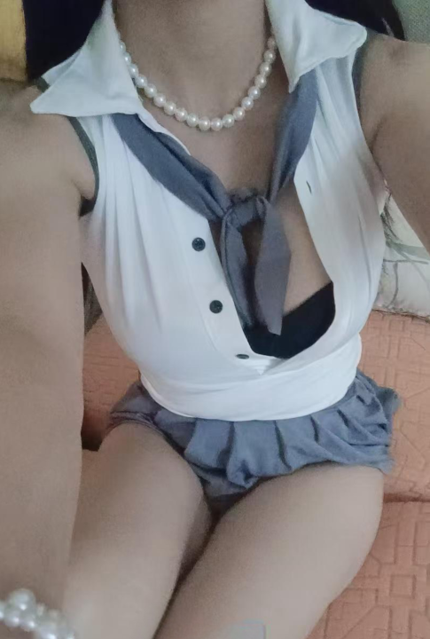 蜀山制服大奶妹