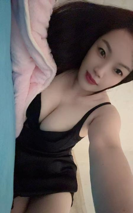 白云大长腿御姐花花