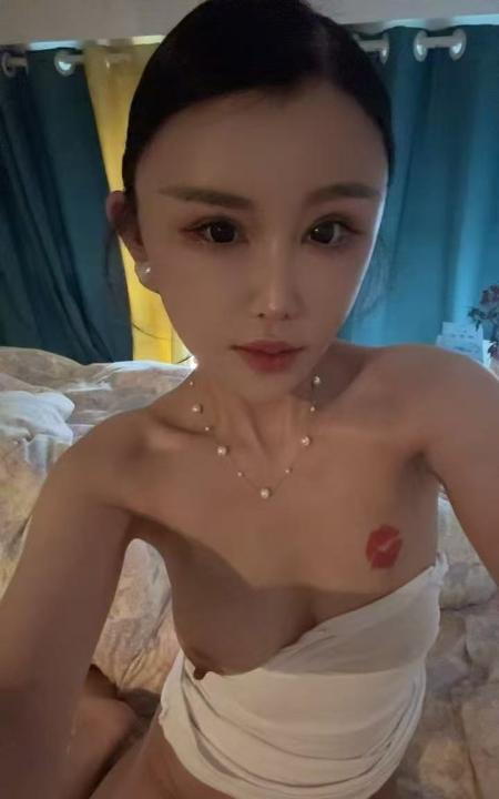 成华苗条骚女静静