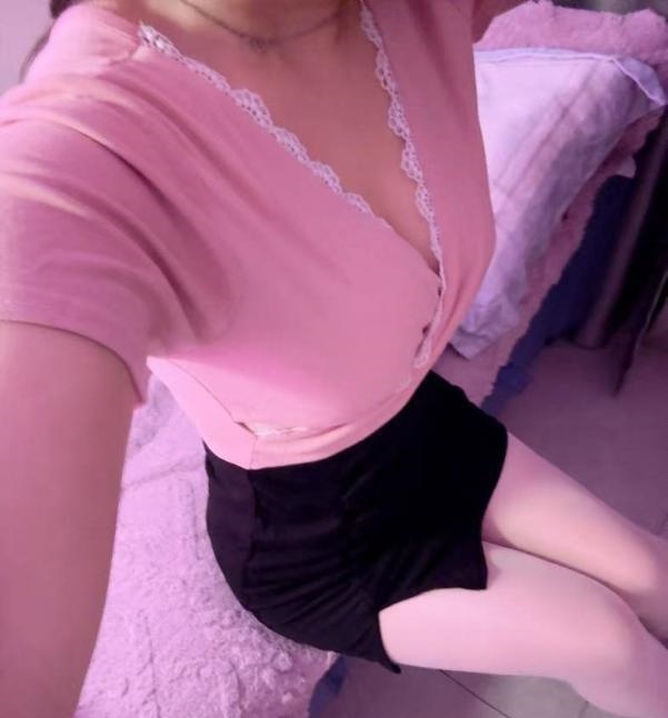 制服骚丝小雪