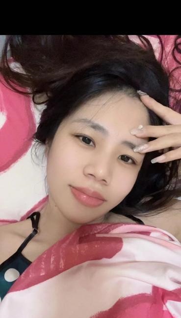 乖巧听话的小美女