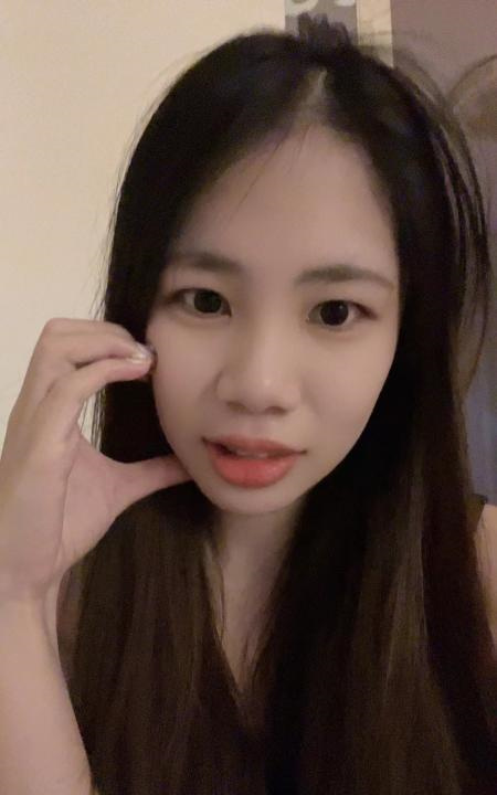 乖巧听话的小美女
