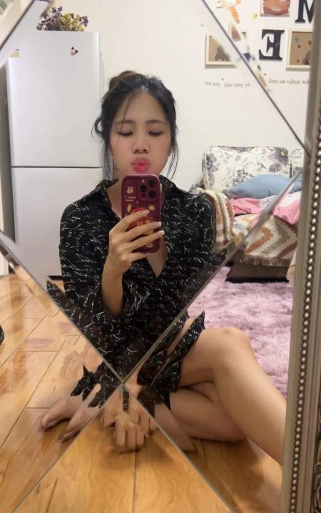 乖巧听话的小美女