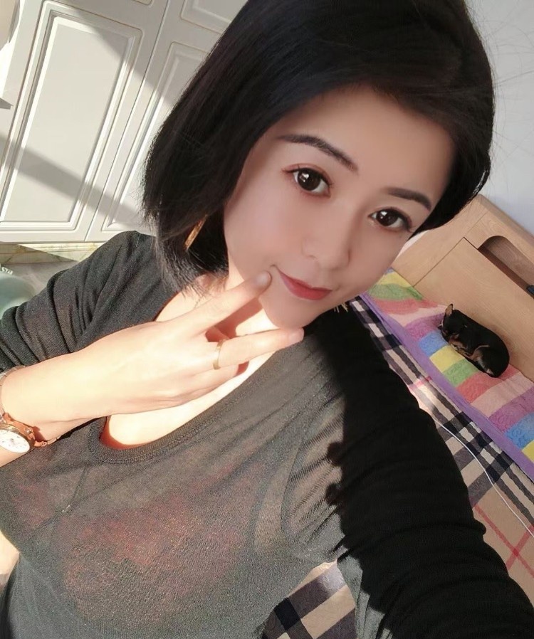 咪咪大微胖型少妇