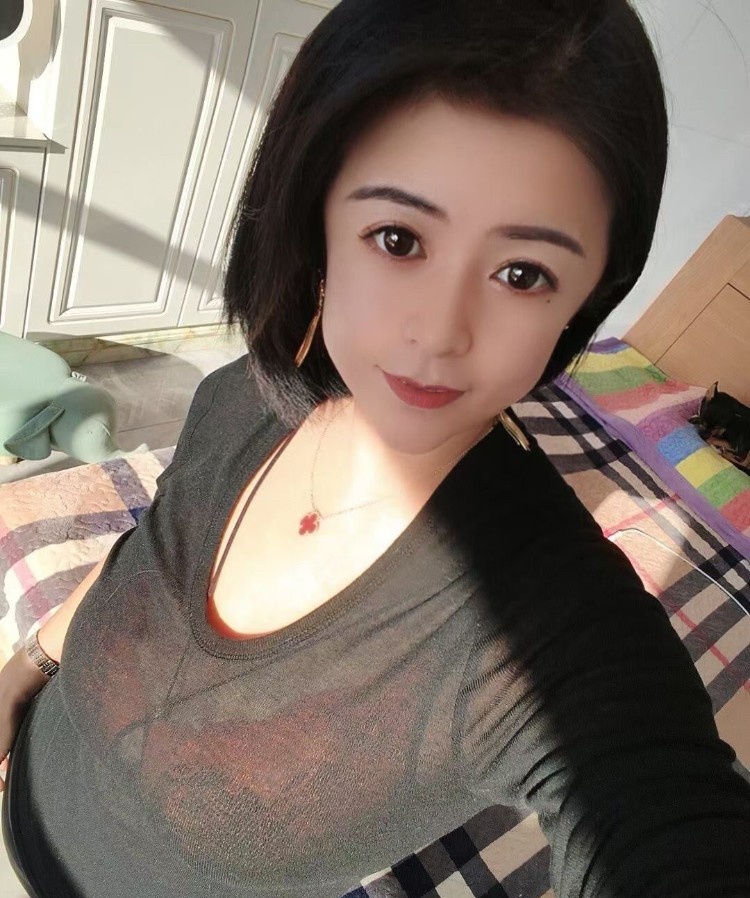 咪咪大微胖型少妇