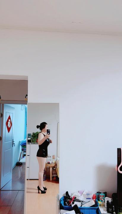 大奶激情潮喷水妞