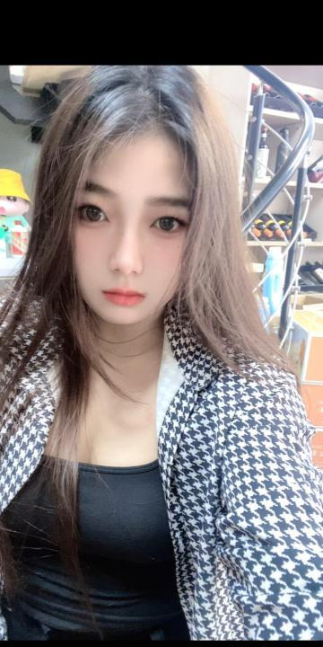 肥臀年轻妹子