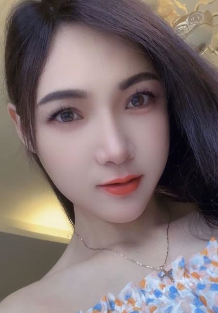 高挑成熟美妇