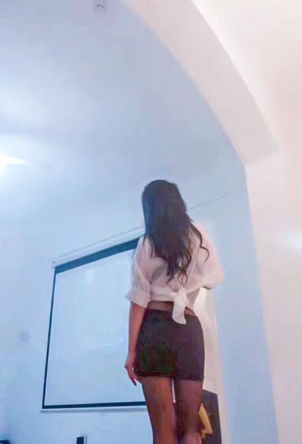 卫星广场颜颜