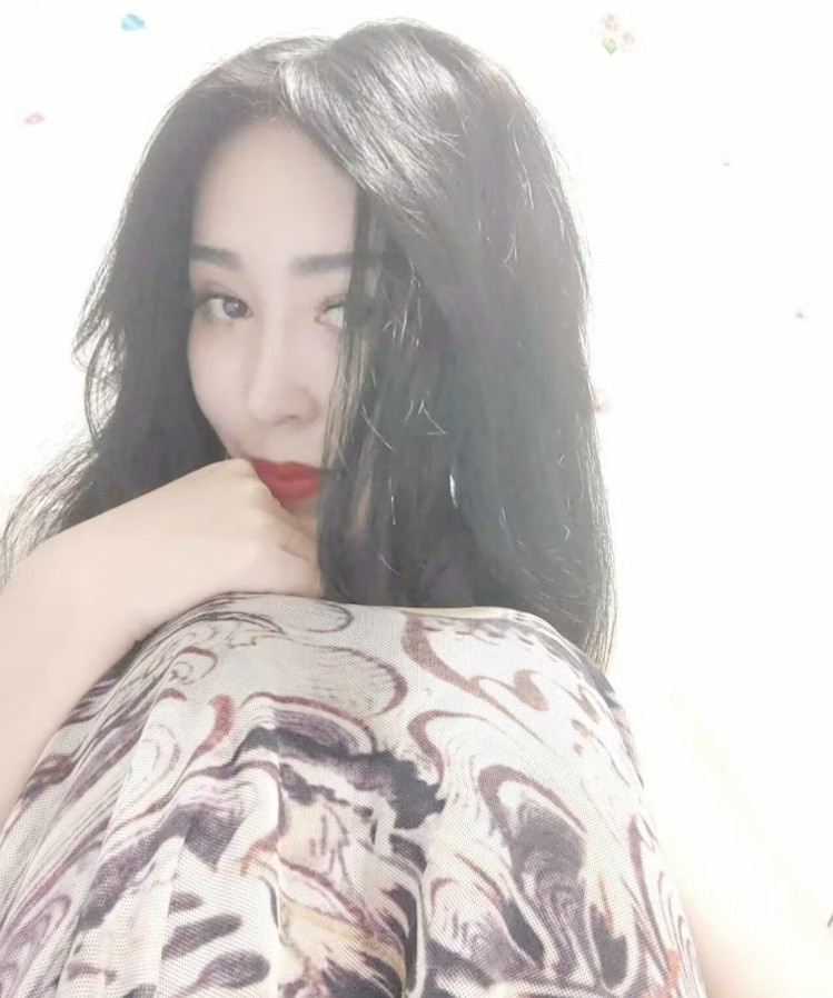 卫星广场颜颜