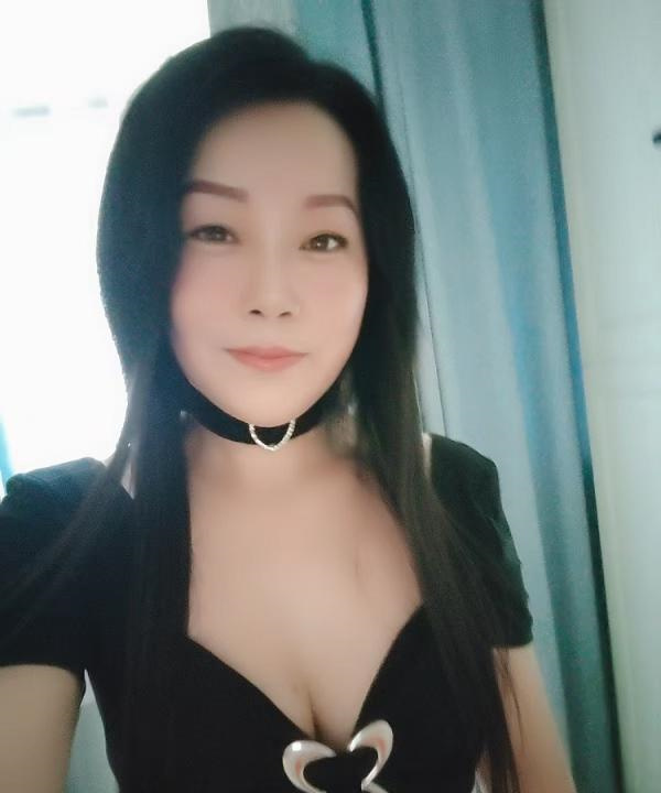 长宁淫荡骚货人妻