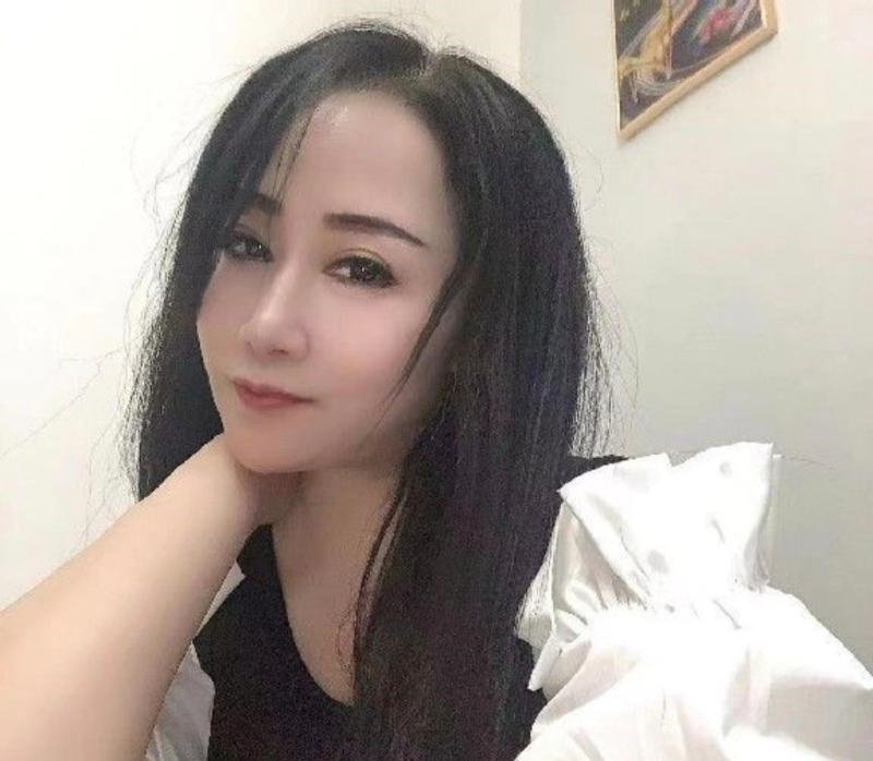 东站气质少妇