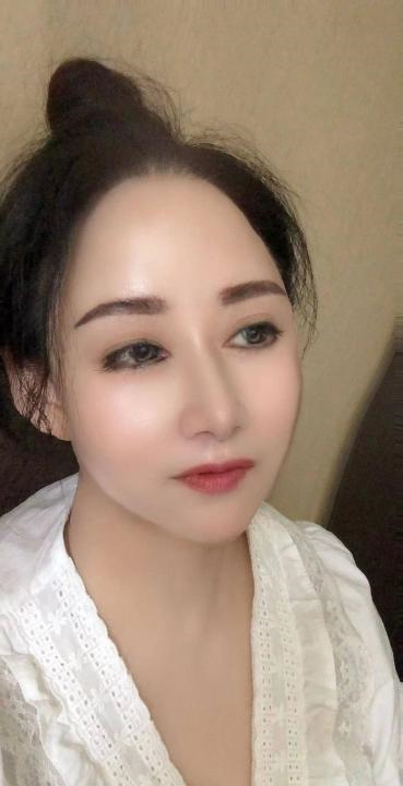 东站气质少妇