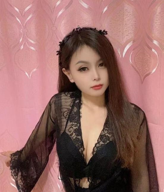 昆山妹子胸大屁股翘