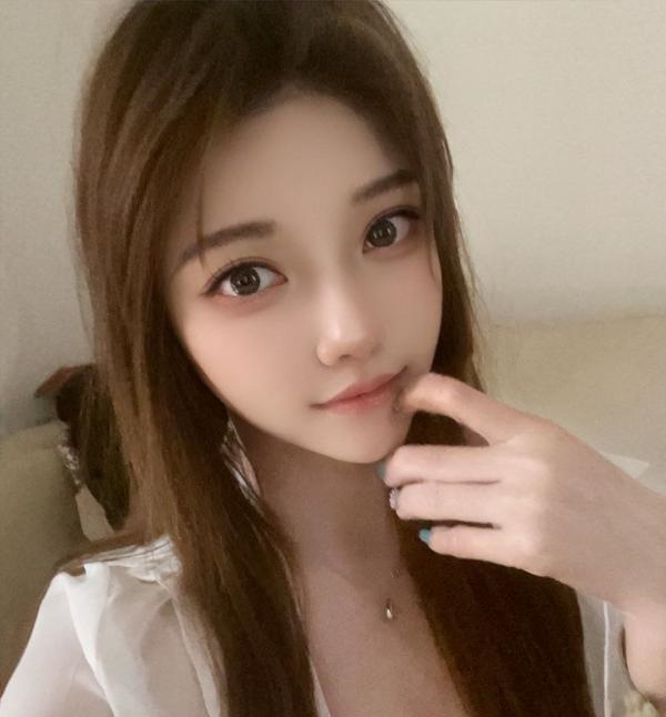 胸大臀翘女友系老师