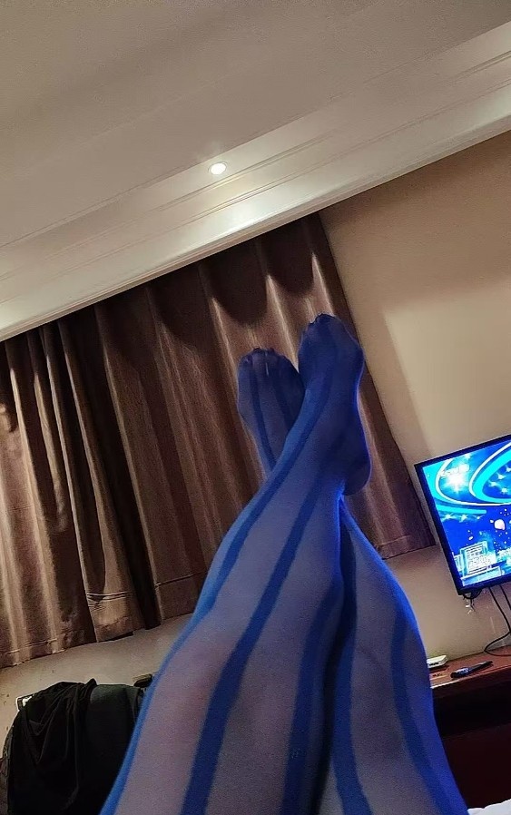 新人美娇熟女