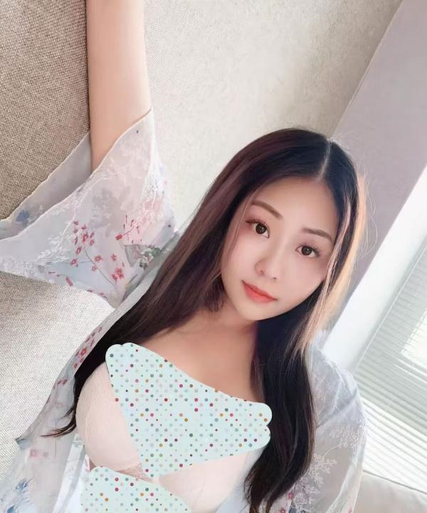岗顶大胸少妇