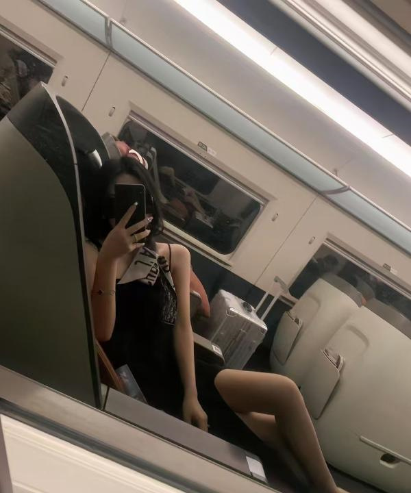 瑶海苗条小红红