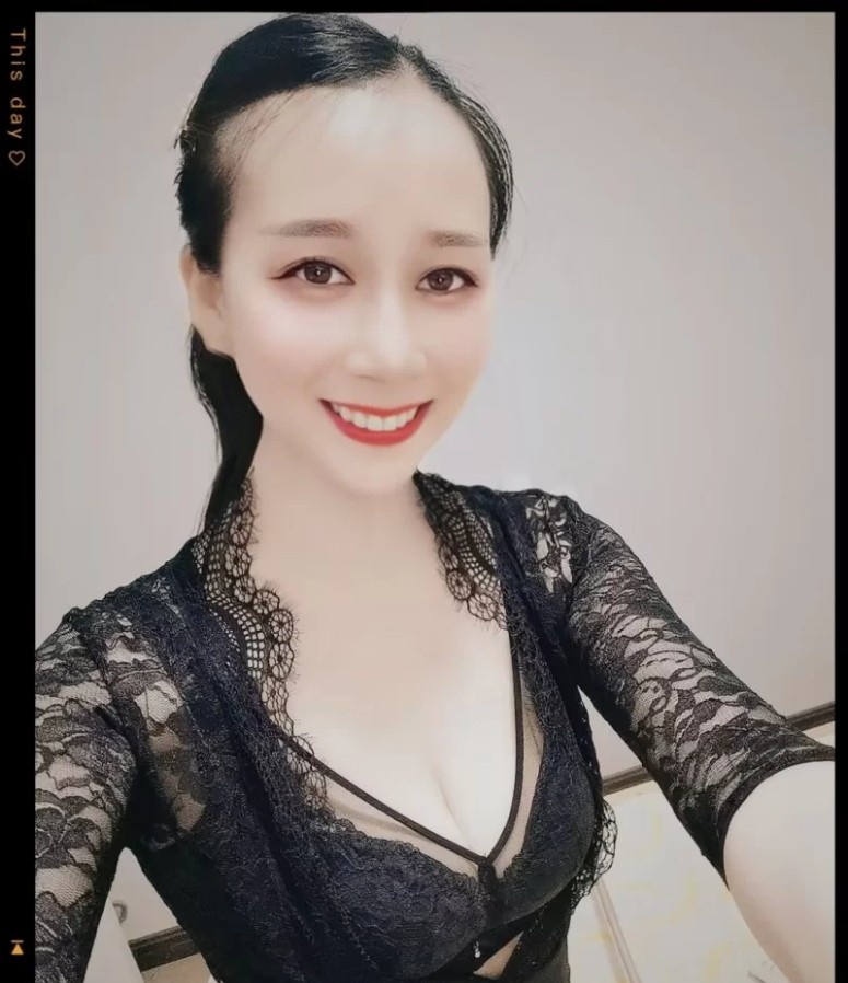 武汉地铁三号线体育中心熟女