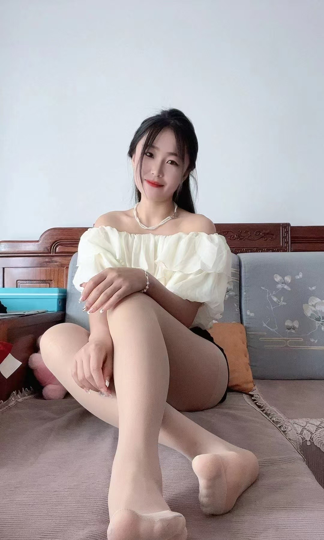 兼职丝袜大奶少妇