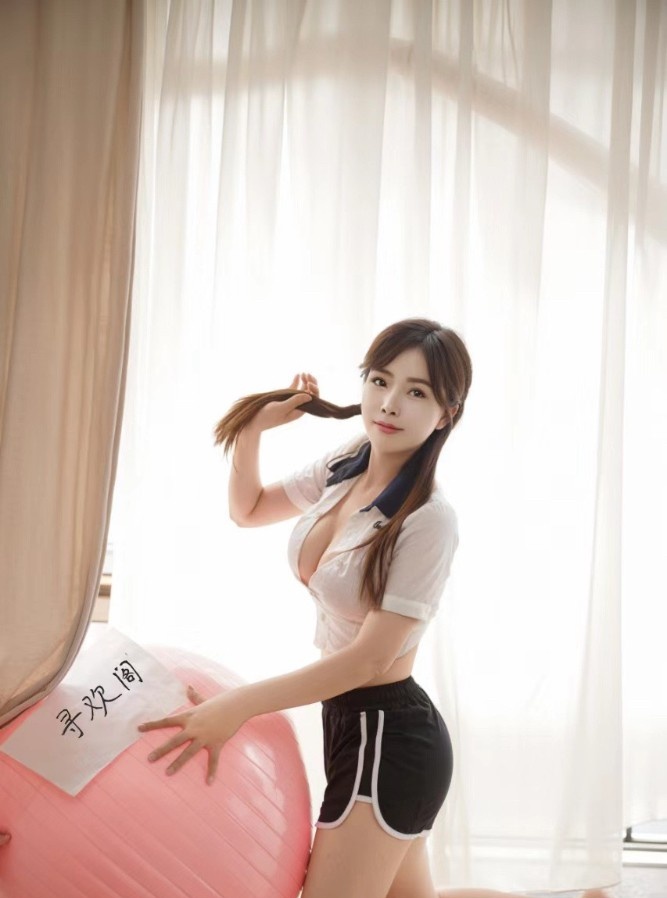 大奶嫩妹