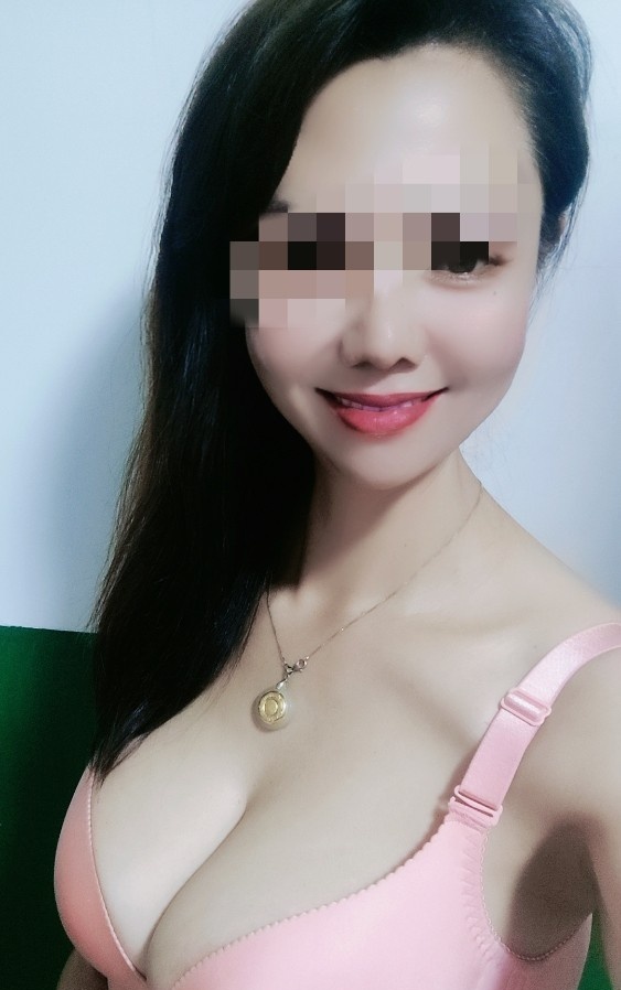洛阳瑜伽美女容容