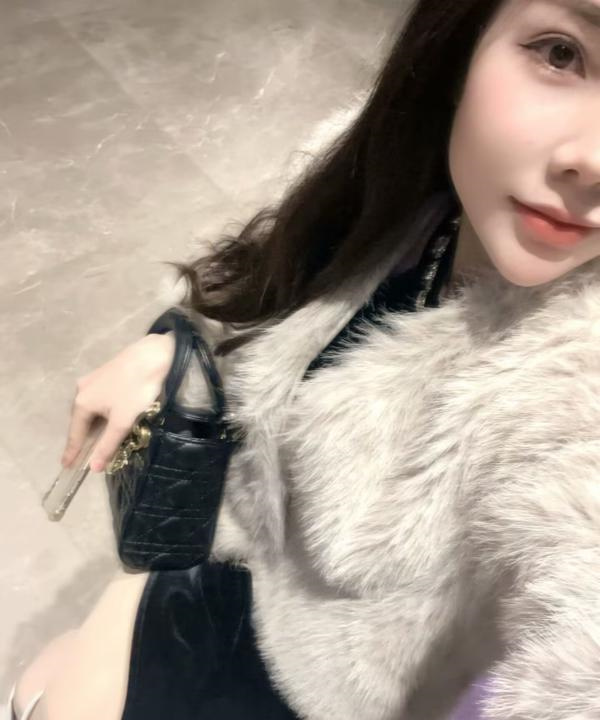 南山荔林美骚女亦菲